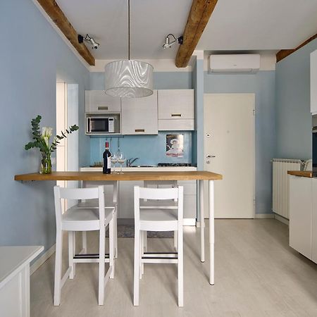 Panicale Blue Historic 1Br Stay Near Medici Chapels & Mercato Centrale فلورنس المظهر الخارجي الصورة